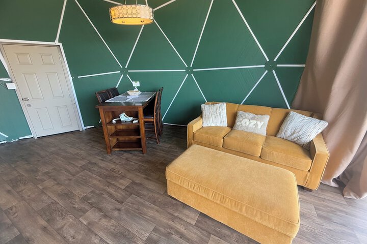 Room 52 of 163