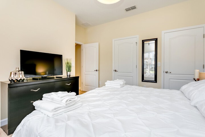 Room 5 of 50