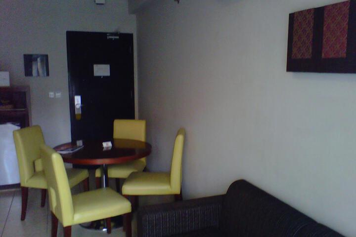 Room 4 of 5