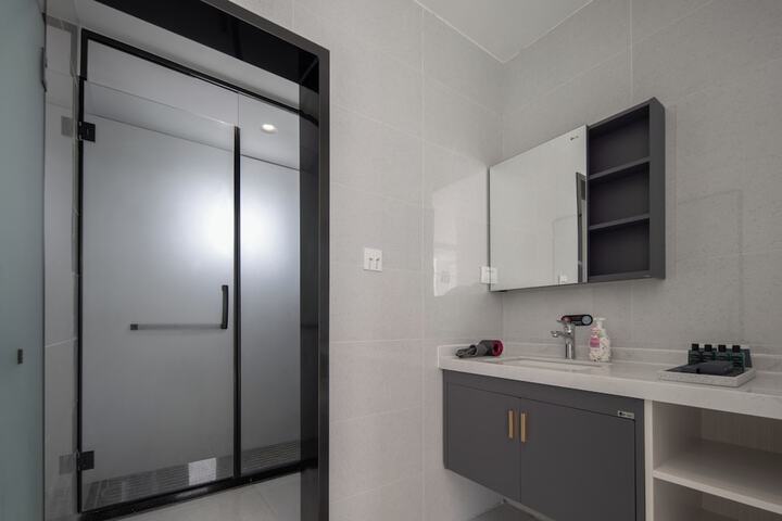 Room 44 of 107