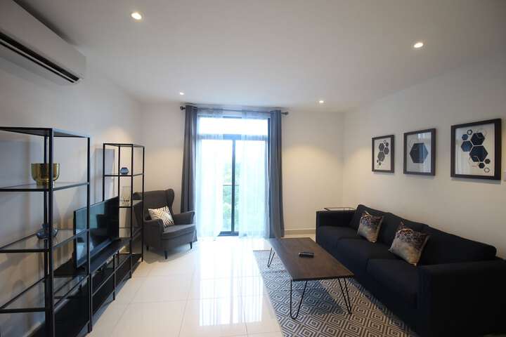 Room 7 of 9