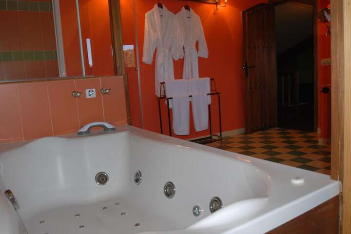 Room 27 of 47