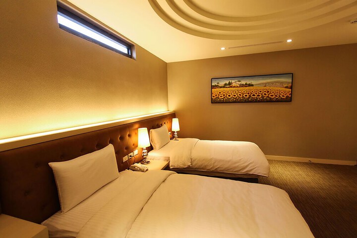 Room 7 of 53