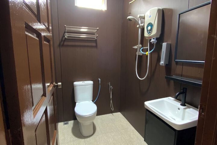 Room 27 of 28