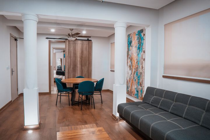 Room 5 of 7