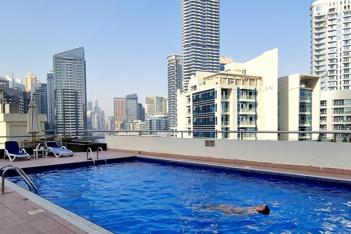 Pool 10 of 24