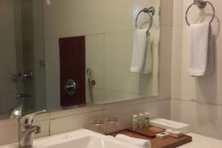 Room 3 of 16