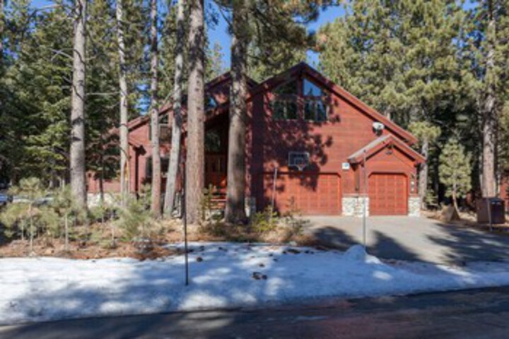 Photo of Pine View Lodge by Tahoe Mountain Properties