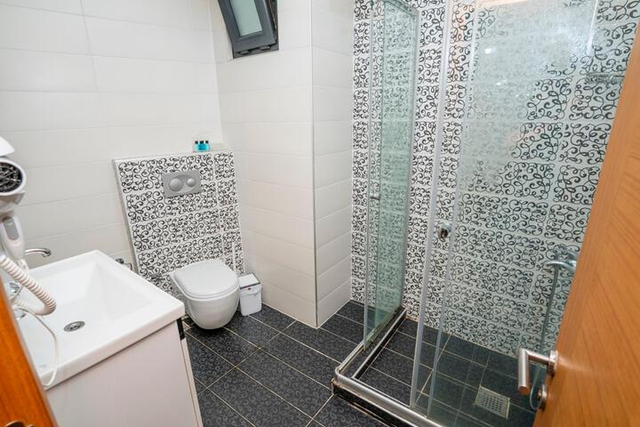 Room 16 of 21