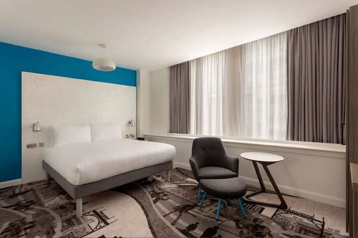 Room 2 of 107