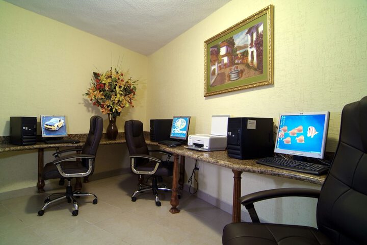 Business Center 24 of 28