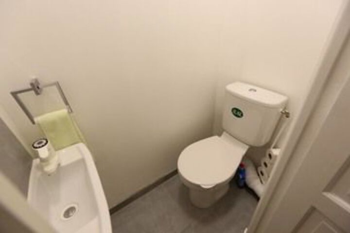 Room 6 of 51