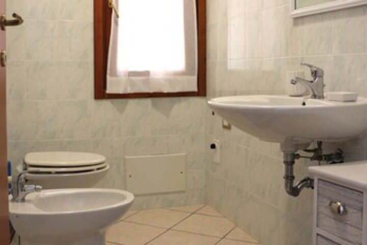 Room 3 of 53