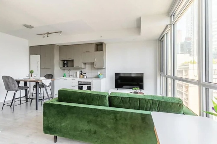Room 4 of 6