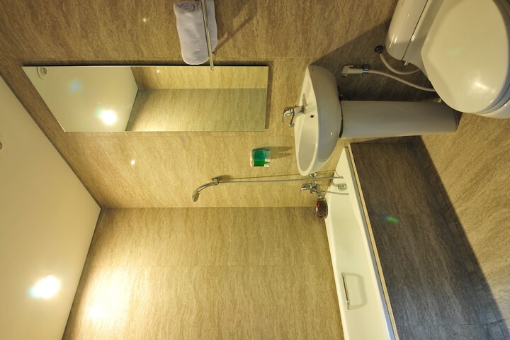 Room 18 of 32