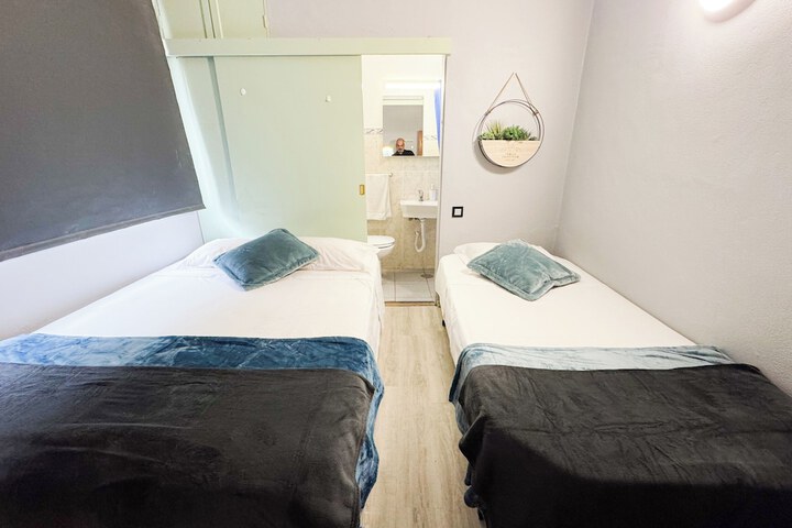 Room 17 of 35