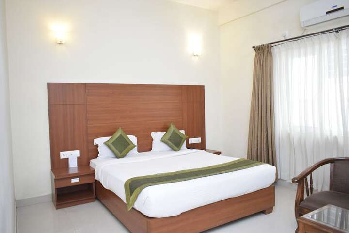 Room 9 of 35