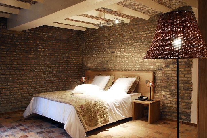 Room 6 of 47