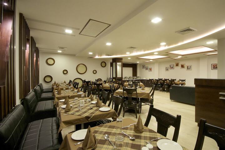 Dining 27 of 42
