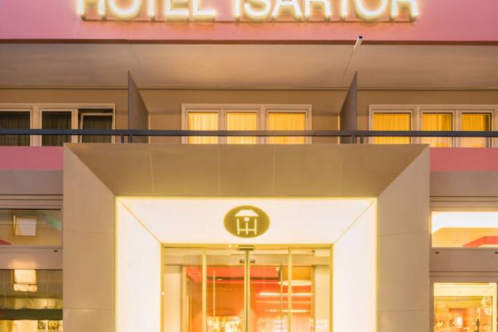 Hotel 67 of 68