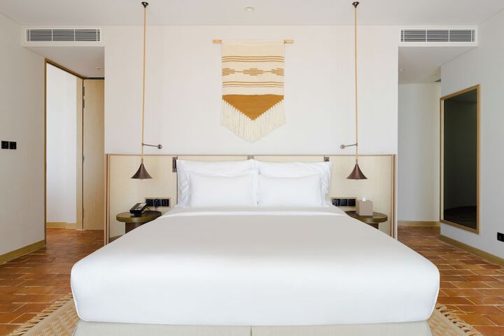 Room 13 of 97