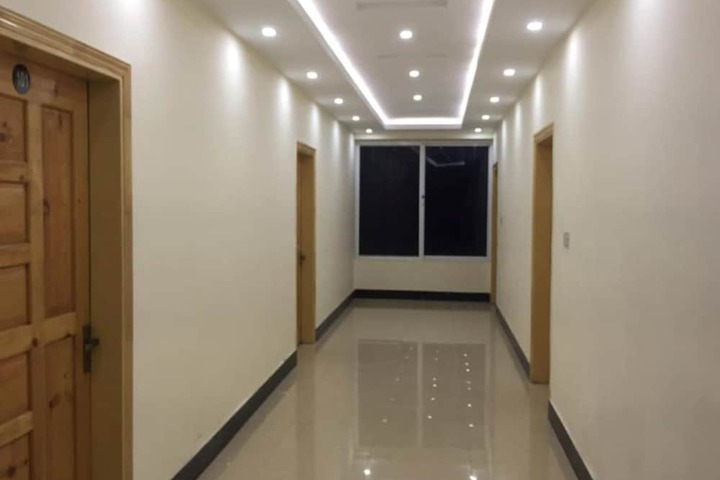 Ballroom/Hall 26 of 34