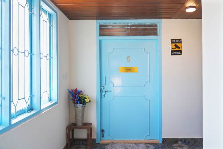 Room 32 of 53
