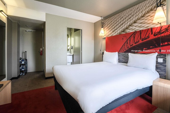 Hotel 66 of 73
