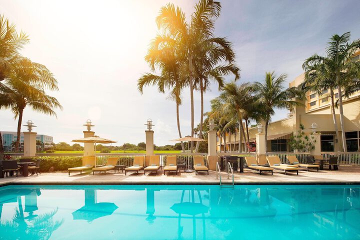 Hotel with Pool