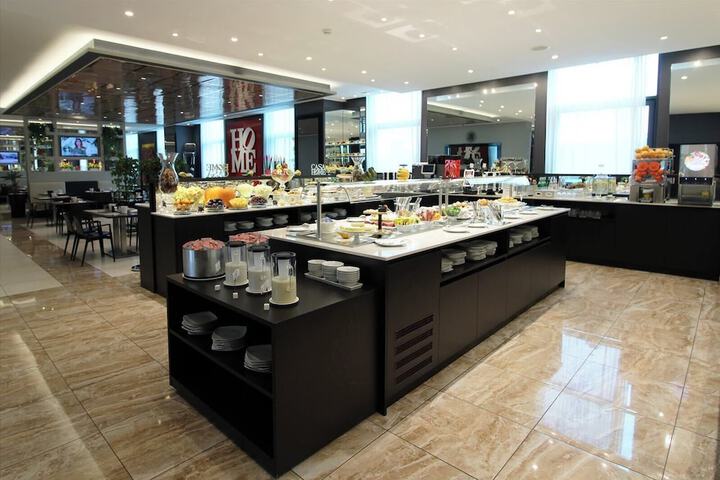 Breakfast area