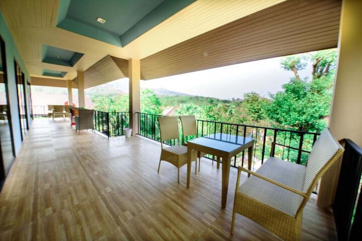 Terrace/Patio 23 of 36