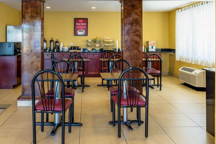 Breakfast/Coffee Service 36 of 38