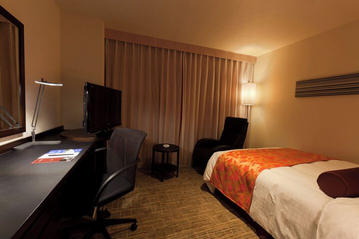 Room 19 of 107