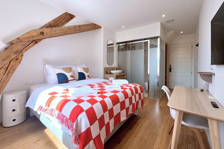 Room 4 of 22
