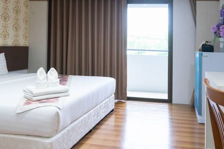 Room 13 of 20