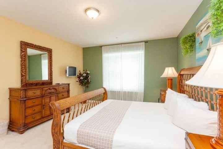 Room 5 of 32