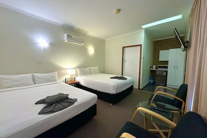 Room 9 of 30