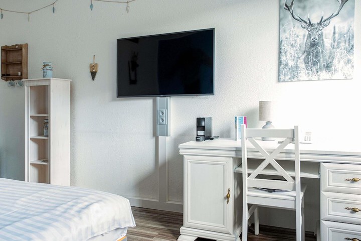 Room 68 of 189