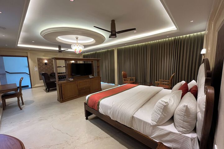 Room 44 of 96