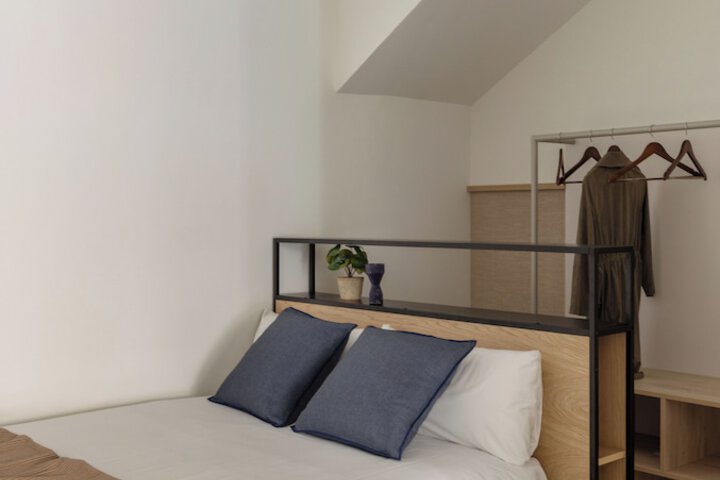 Room 6 of 42