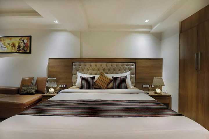Room 10 of 44