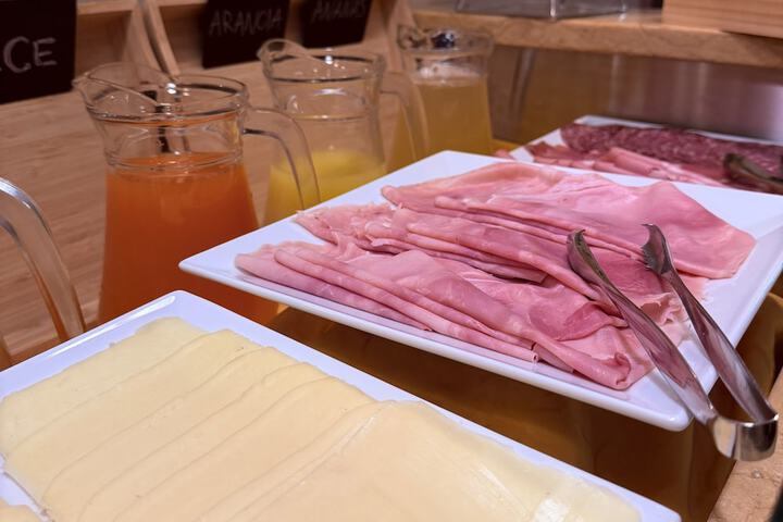 Breakfast buffet