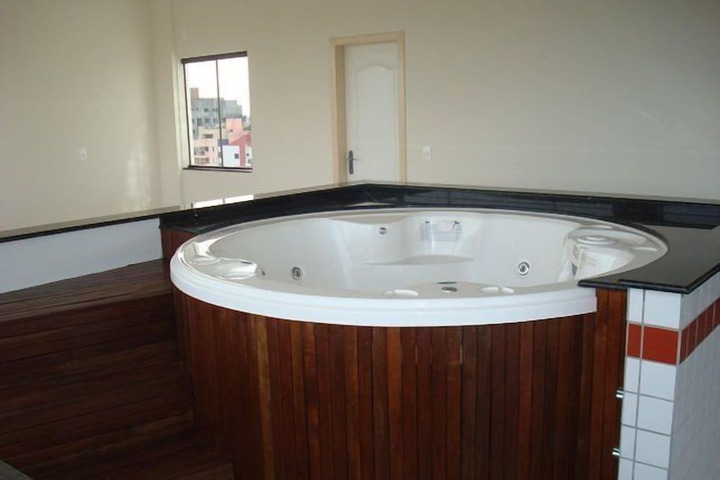 Hot Tub 18 of 52