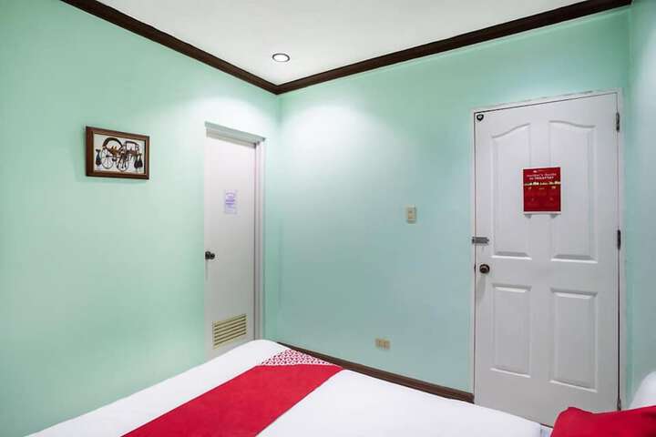 Room 18 of 36