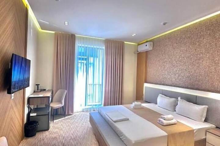 Room 16 of 60