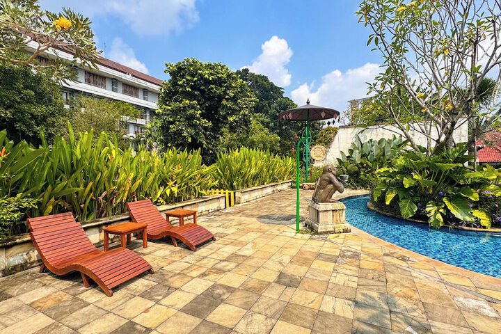 Pool Hotel