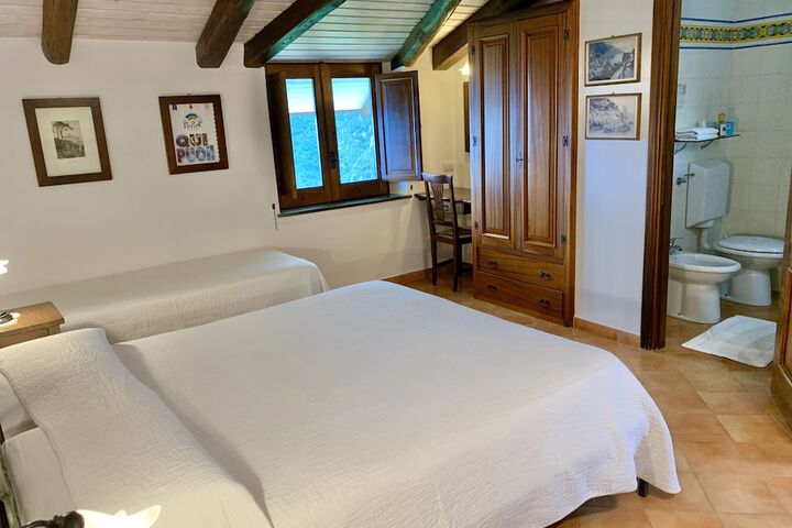 Room 5 of 63