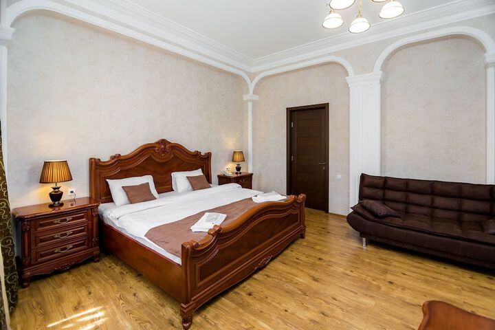 Room 15 of 68