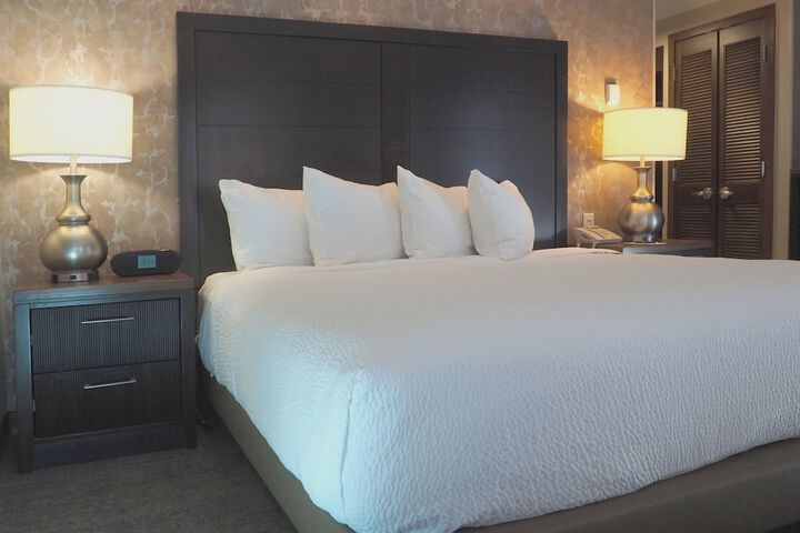 Standard | King Bed (2 of 34)
