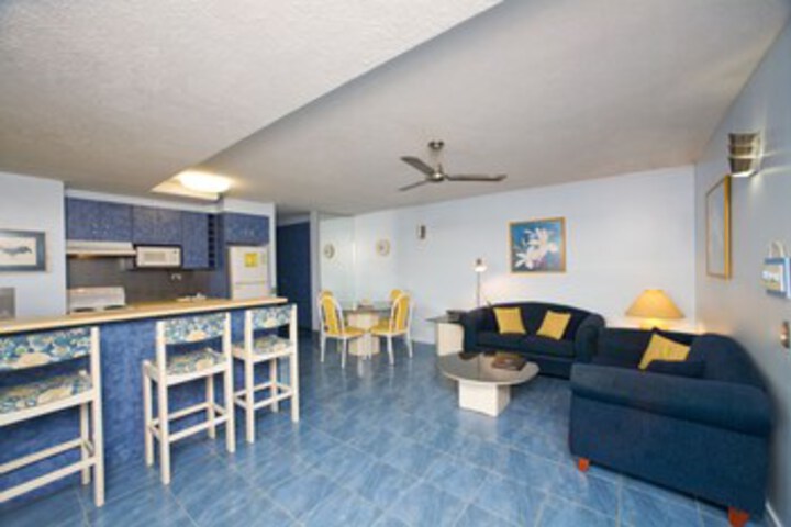 Room 10 of 24